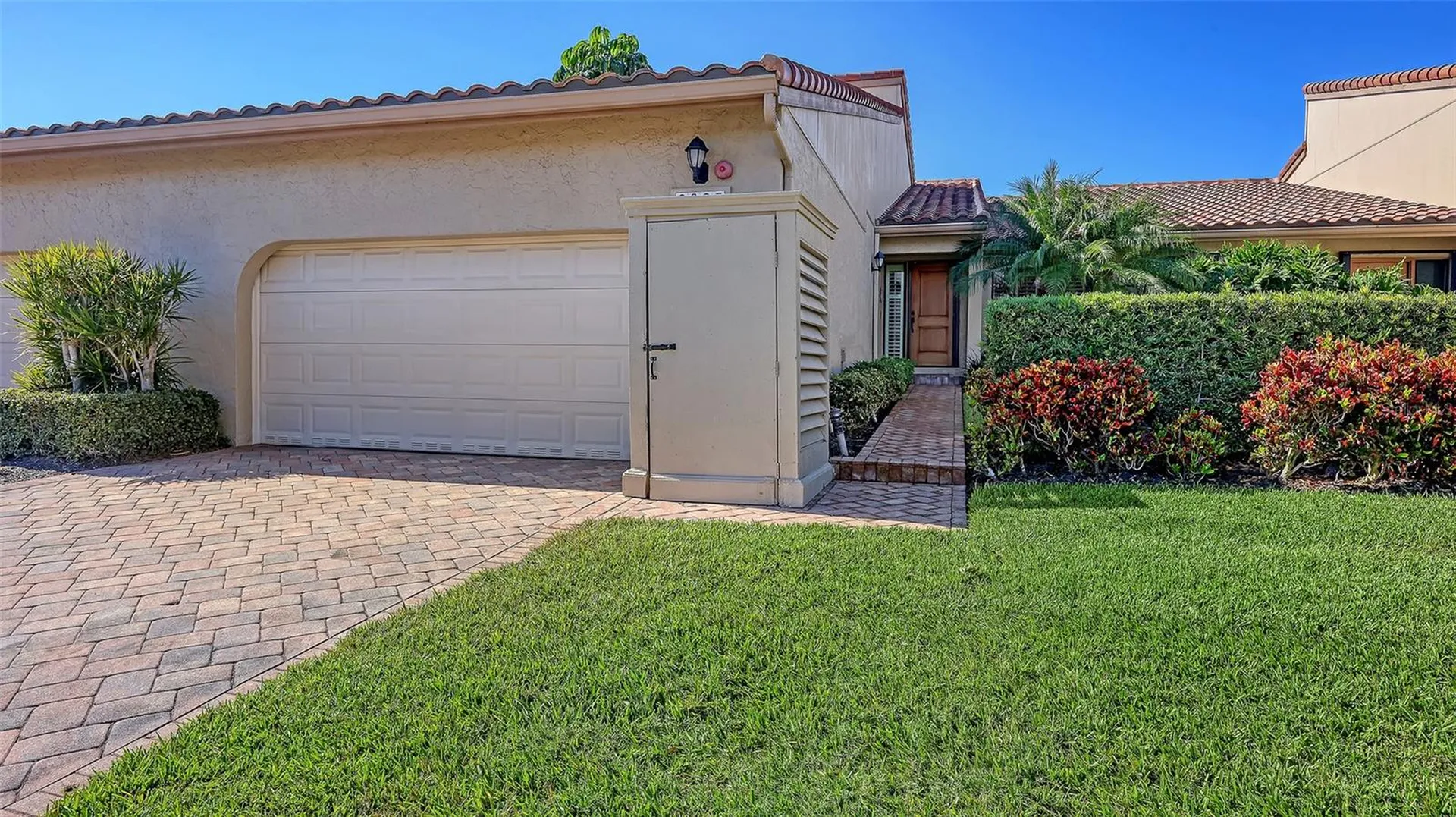 2367 Harbour Oaks Drive Longboat Key FL 34228