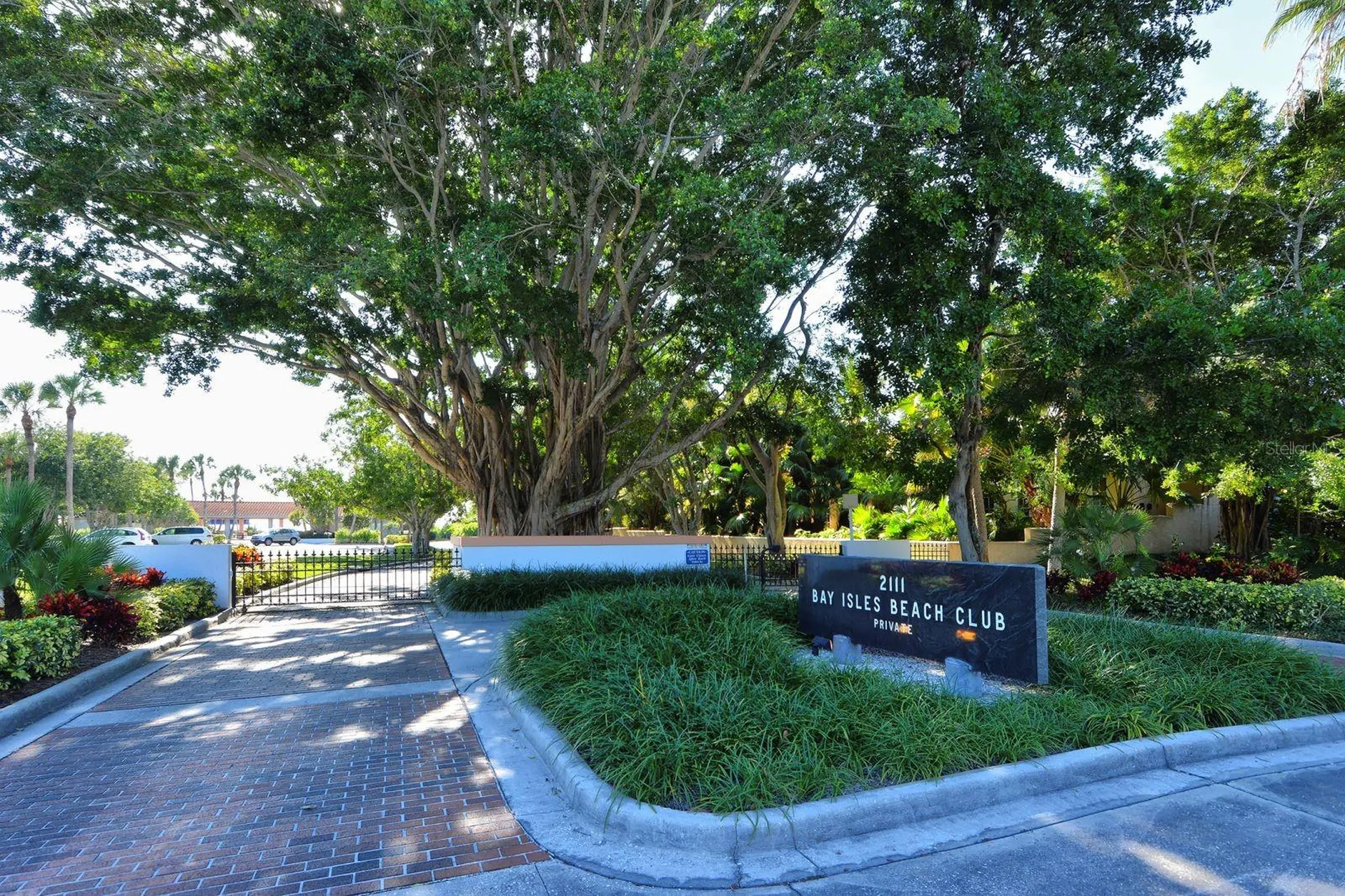 2367 Harbour Oaks Drive Longboat Key FL 34228