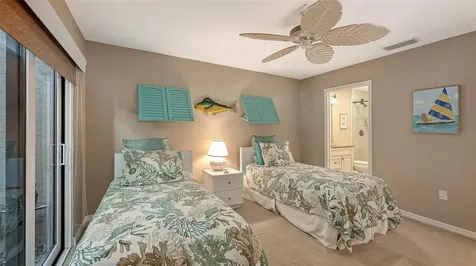 2367 Harbour Oaks Drive Longboat Key FL 34228
