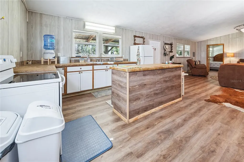 6550 SW 100th Court Cedar Key FL 32625