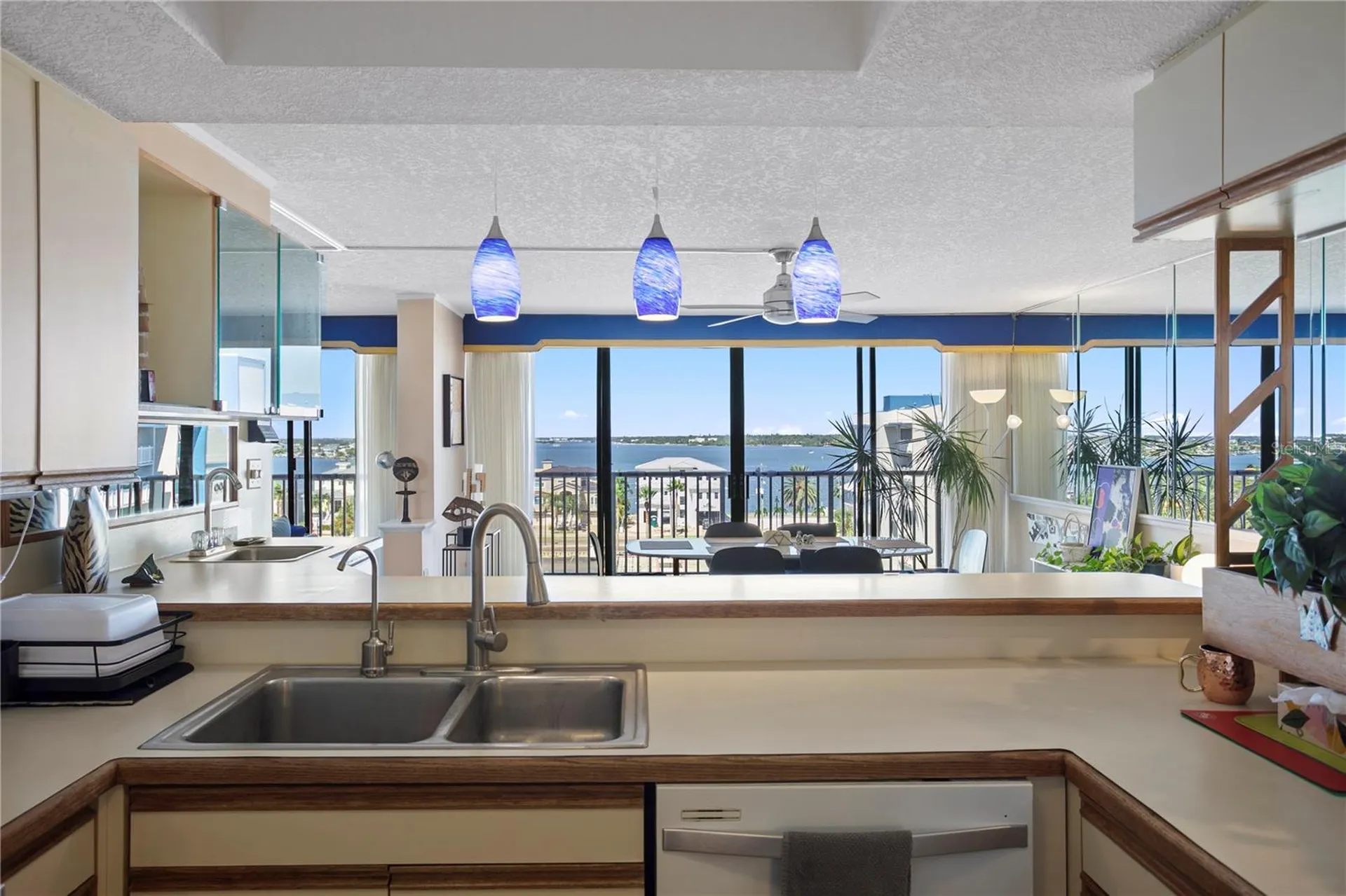 450 Treasure Island Causeway Treasure Island FL 33706