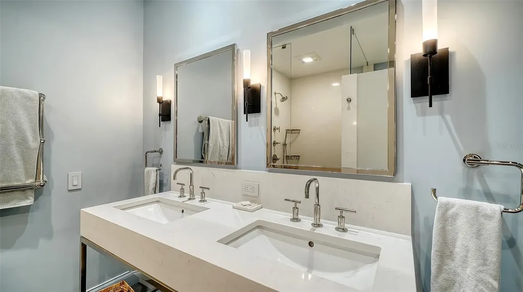 415 L Ambiance Drive Longboat Key FL 34228