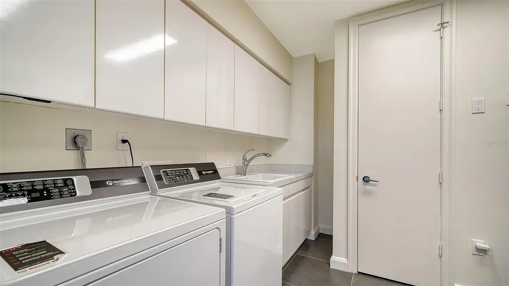 415 L Ambiance Drive Longboat Key FL 34228