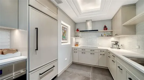 415 L Ambiance Drive Longboat Key FL 34228