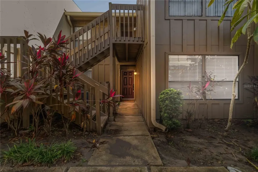 5493 Pine Creek Drive Orlando FL 32811