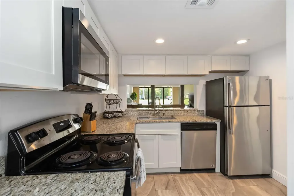 5493 Pine Creek Drive Orlando FL 32811