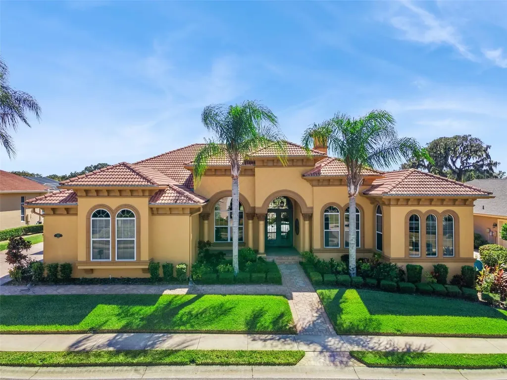 685 Whisper Woods Drive Lakeland FL 33813