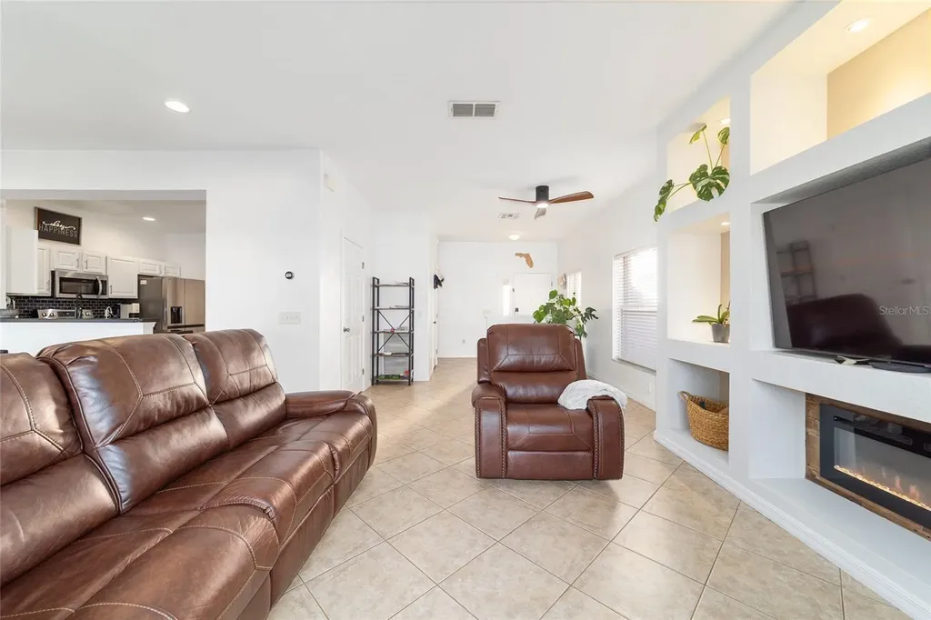 5094 NE 122nd Boulevard Oxford FL 34484