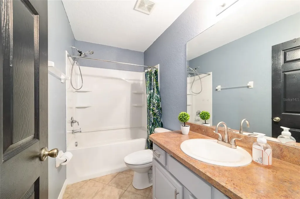 5094 NE 122nd Boulevard Oxford FL 34484
