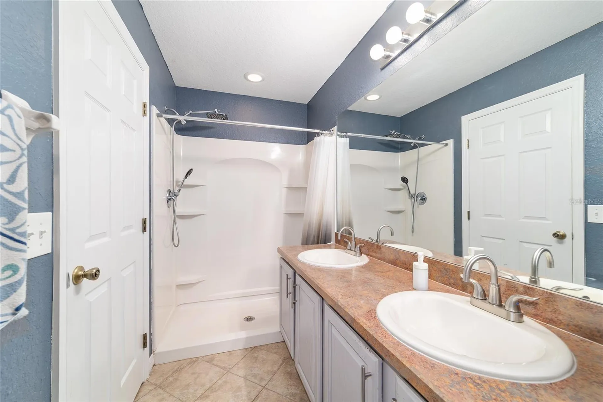 5094 NE 122nd Boulevard Oxford FL 34484