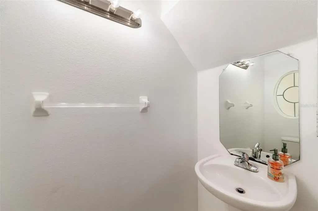 6400 46th Avenue N Kenneth City FL 33709