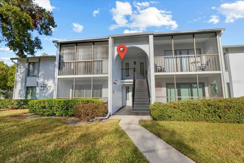1127 Pine Ridge Circle W Tarpon Springs FL 34688