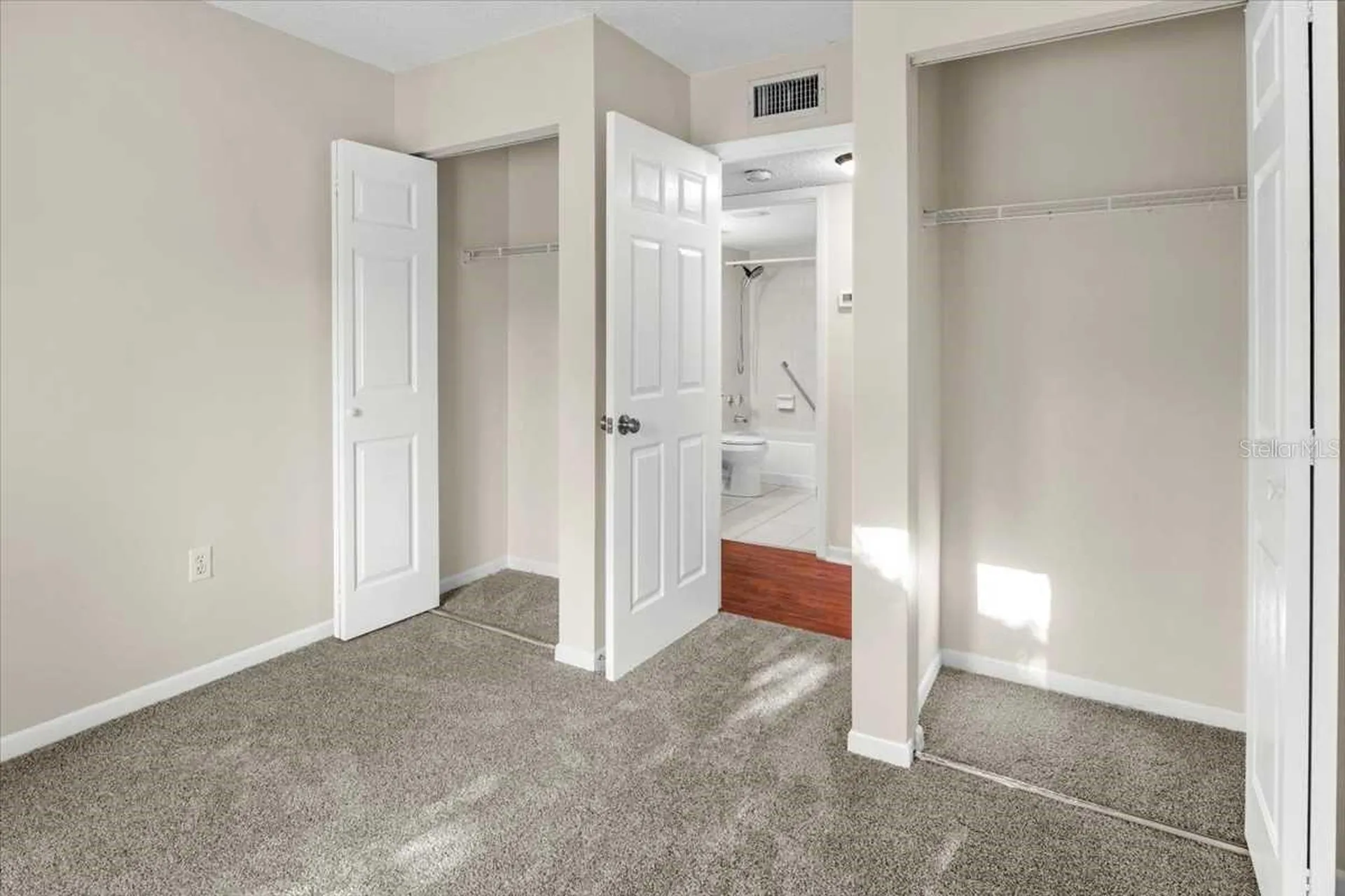 1127 Pine Ridge Circle W Tarpon Springs FL 34688