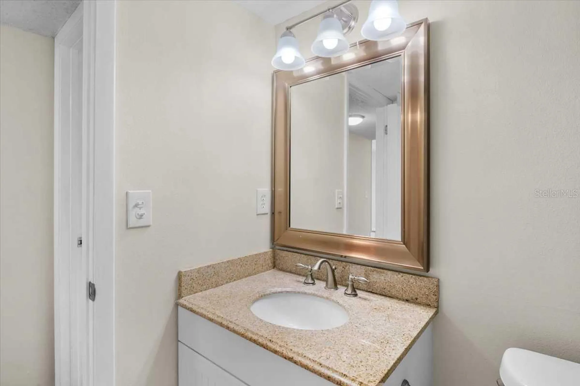 1127 Pine Ridge Circle W Tarpon Springs FL 34688