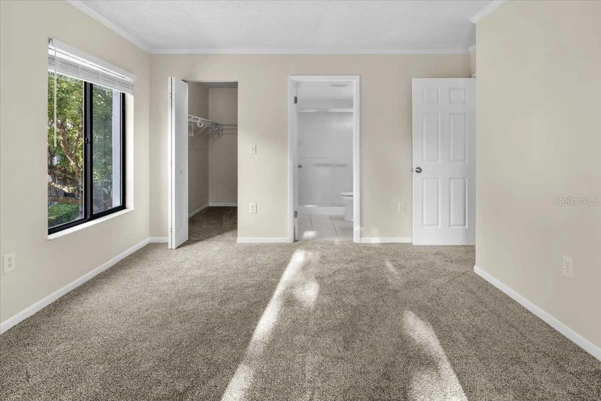 1127 Pine Ridge Circle W Tarpon Springs FL 34688