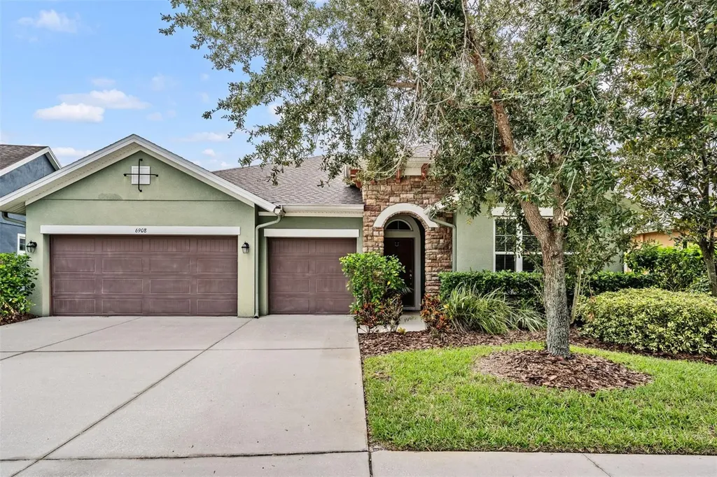 6908 Covington Stone Avenue Apollo Beach FL 33572