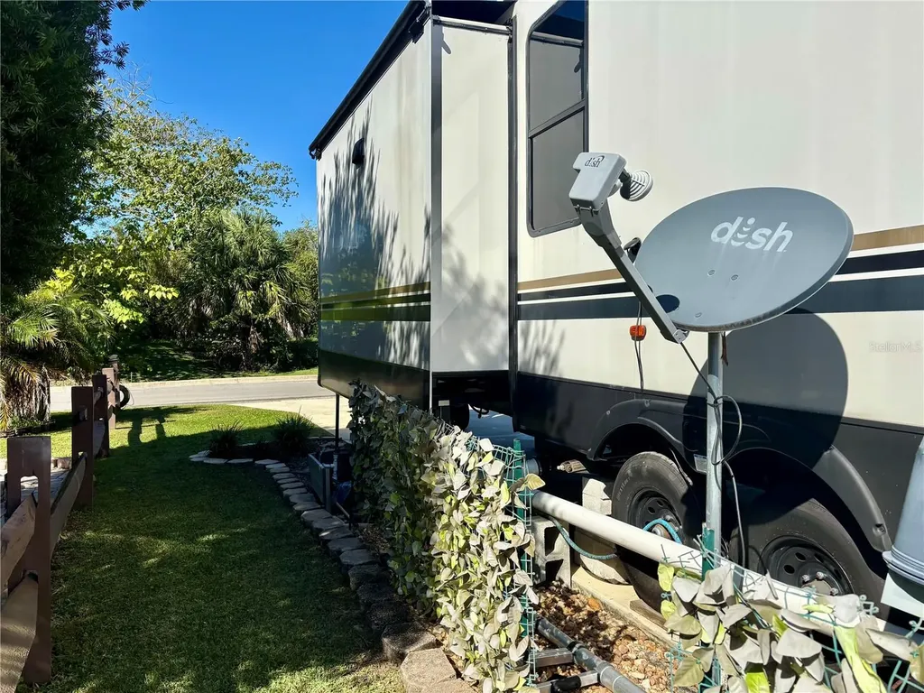 3259 NE 102nd Avenue Road Silver Springs FL 34488