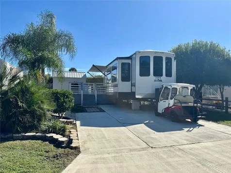 3259 NE 102nd Avenue Road Silver Springs FL 34488