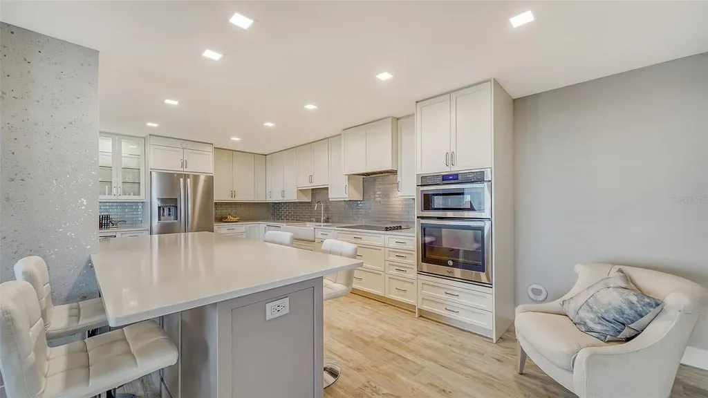2295 Gulf Of Mexico Drive Longboat Key FL 34228