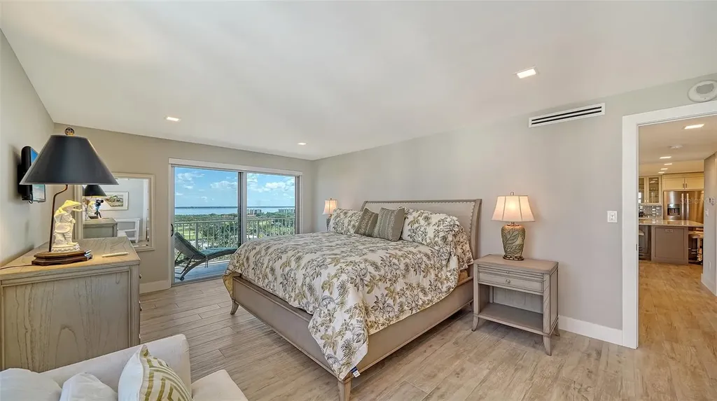 2295 Gulf Of Mexico Drive Longboat Key FL 34228