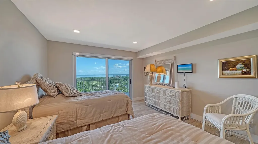 2295 Gulf Of Mexico Drive Longboat Key FL 34228