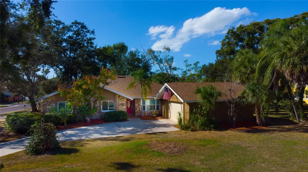 547 Oleander Way S St Petersburg FL 33707