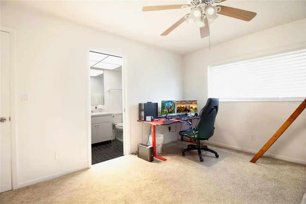 547 Oleander Way S St Petersburg FL 33707