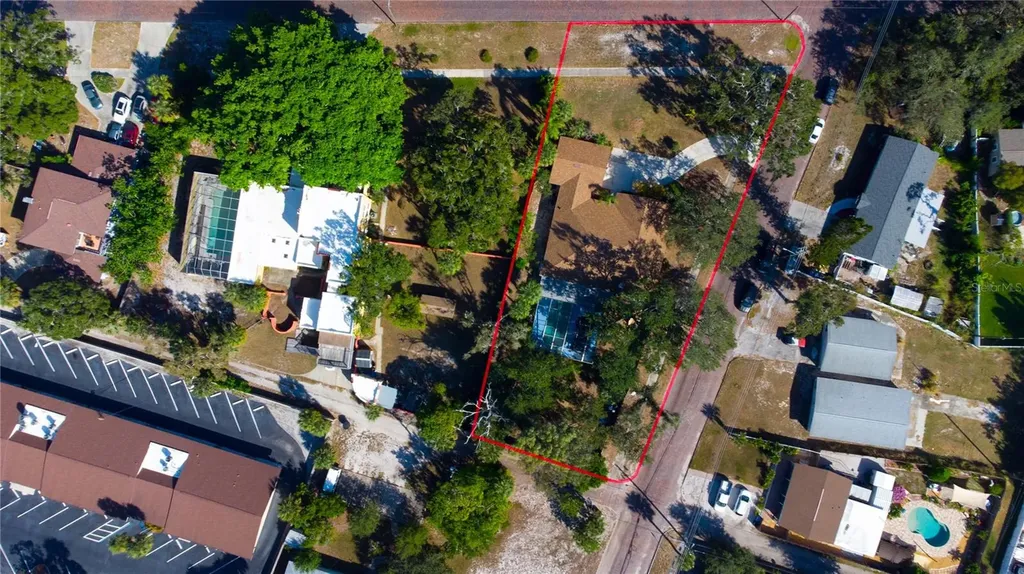 547 Oleander Way S St Petersburg FL 33707