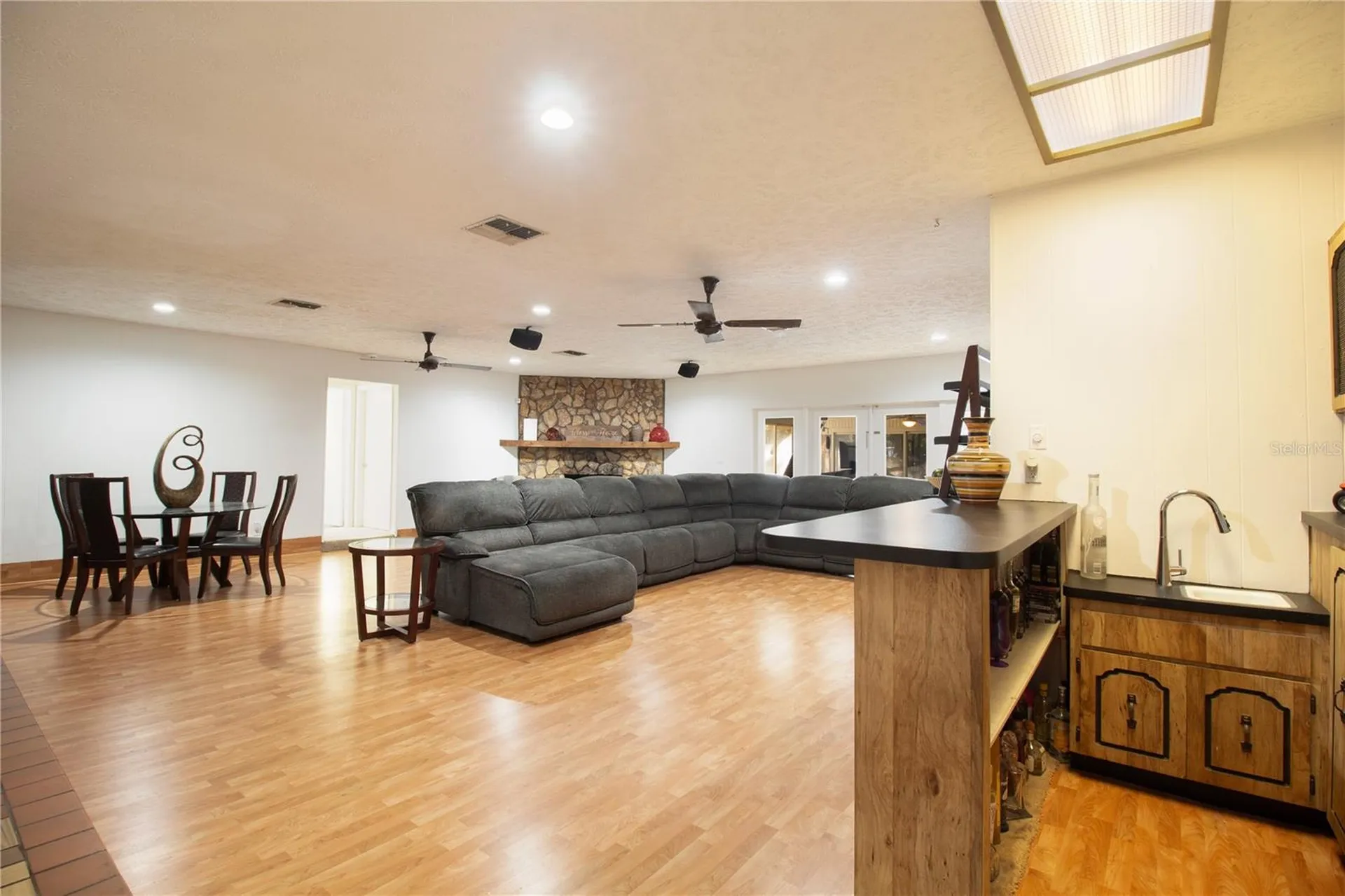 547 Oleander Way S St Petersburg FL 33707