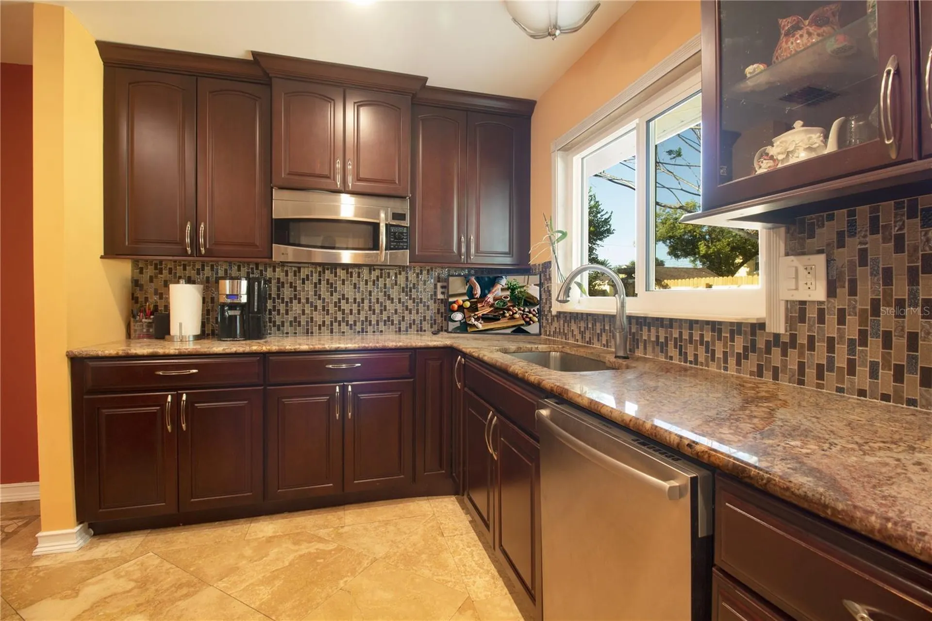 547 Oleander Way S St Petersburg FL 33707