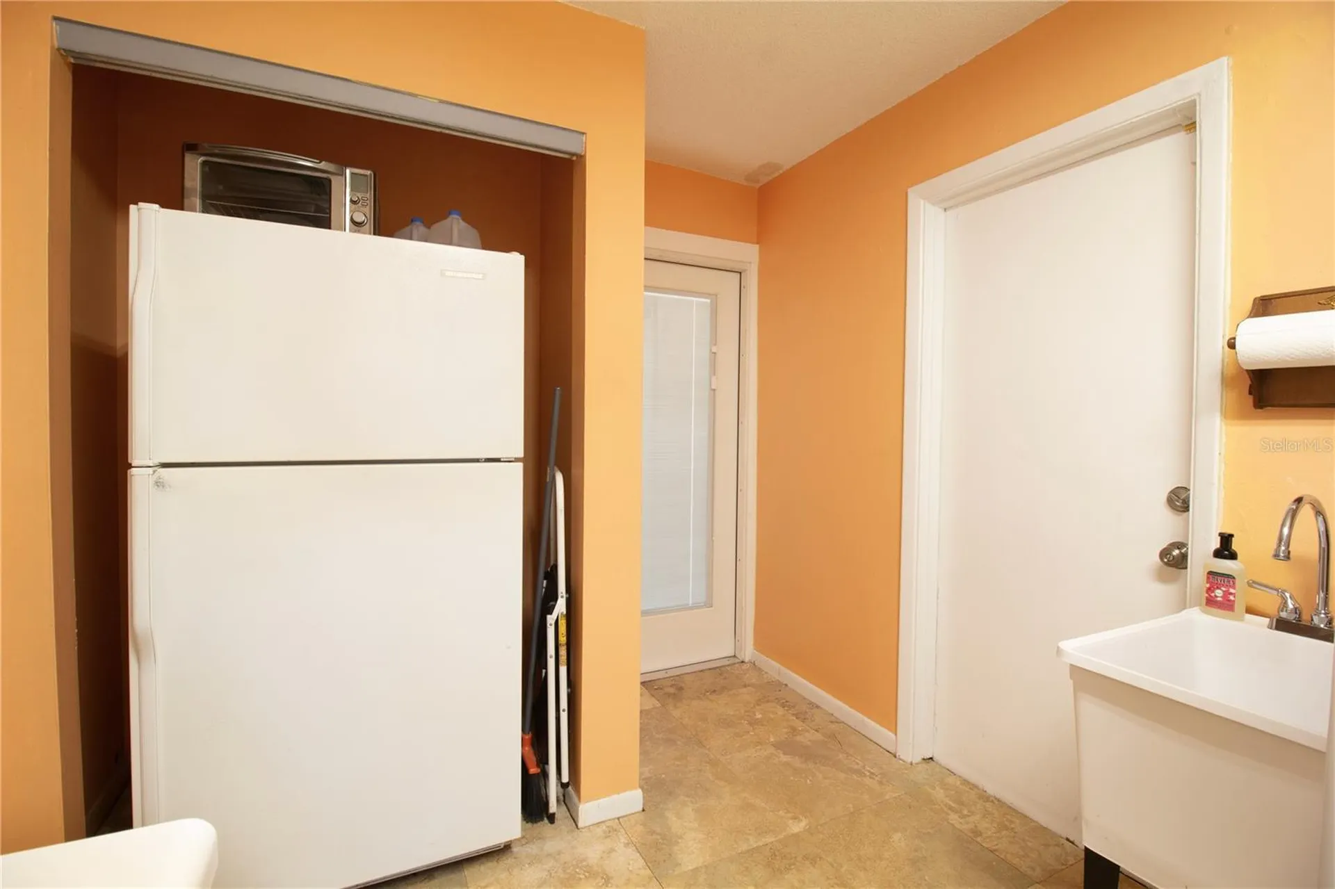 547 Oleander Way S St Petersburg FL 33707