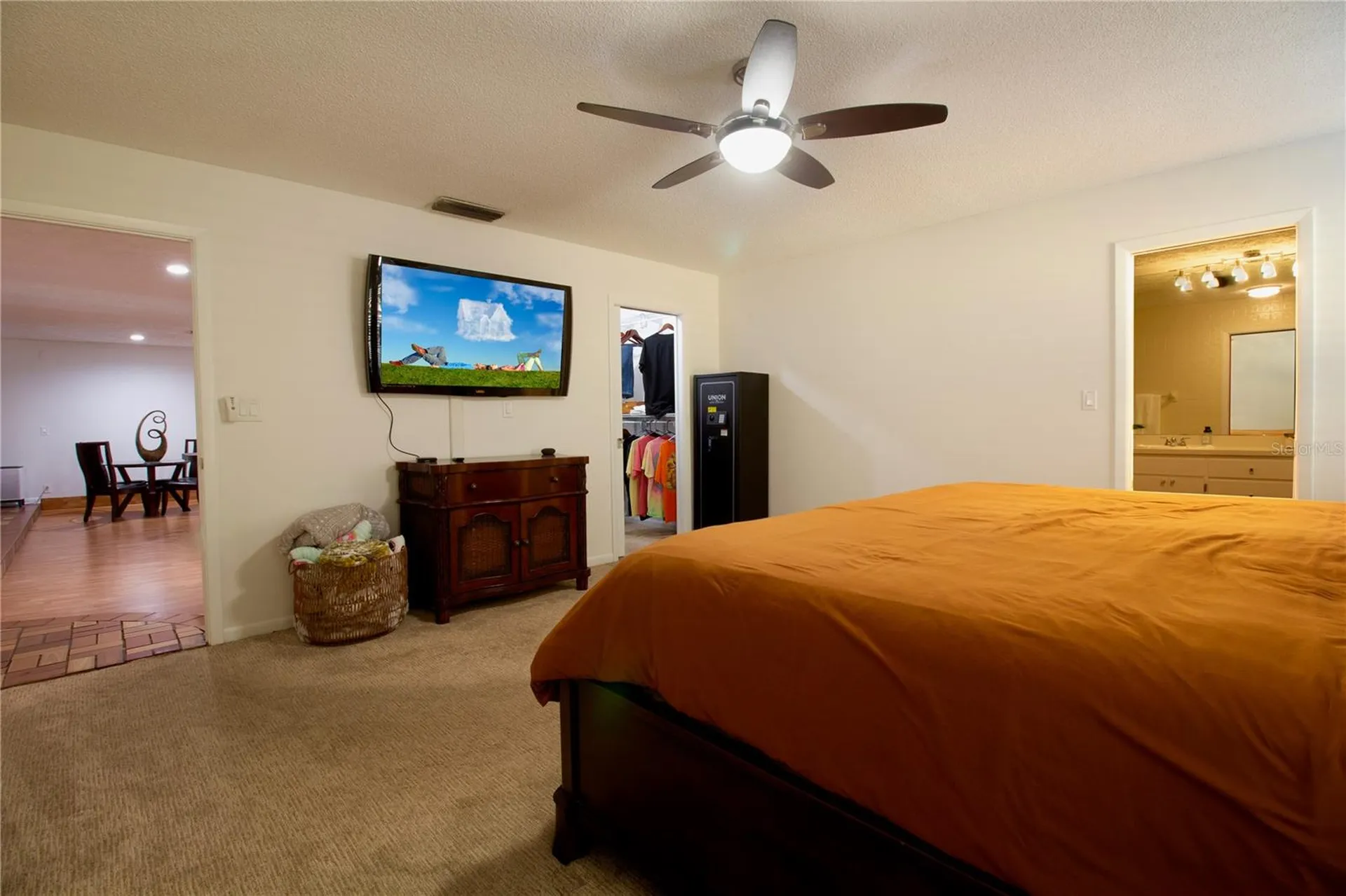 547 Oleander Way S St Petersburg FL 33707
