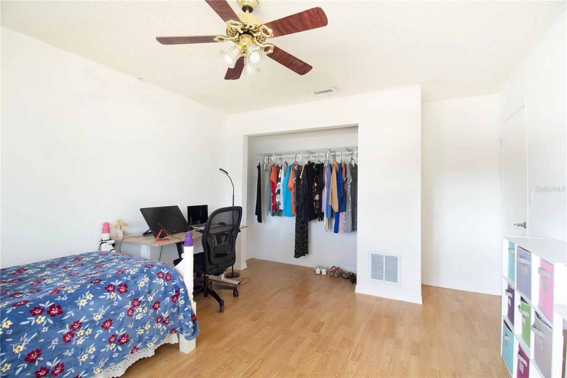 547 Oleander Way S St Petersburg FL 33707