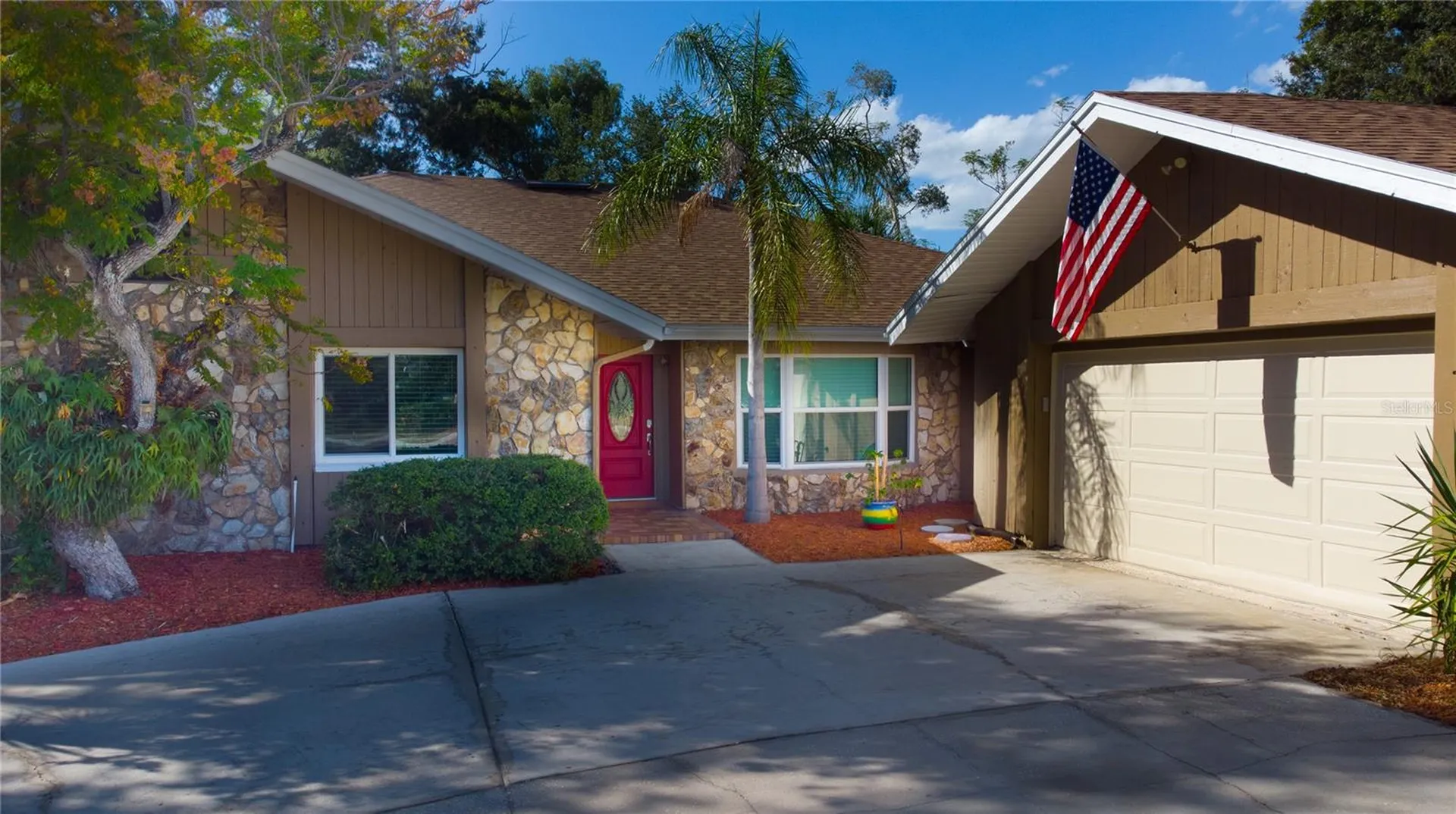 547 Oleander Way S St Petersburg FL 33707