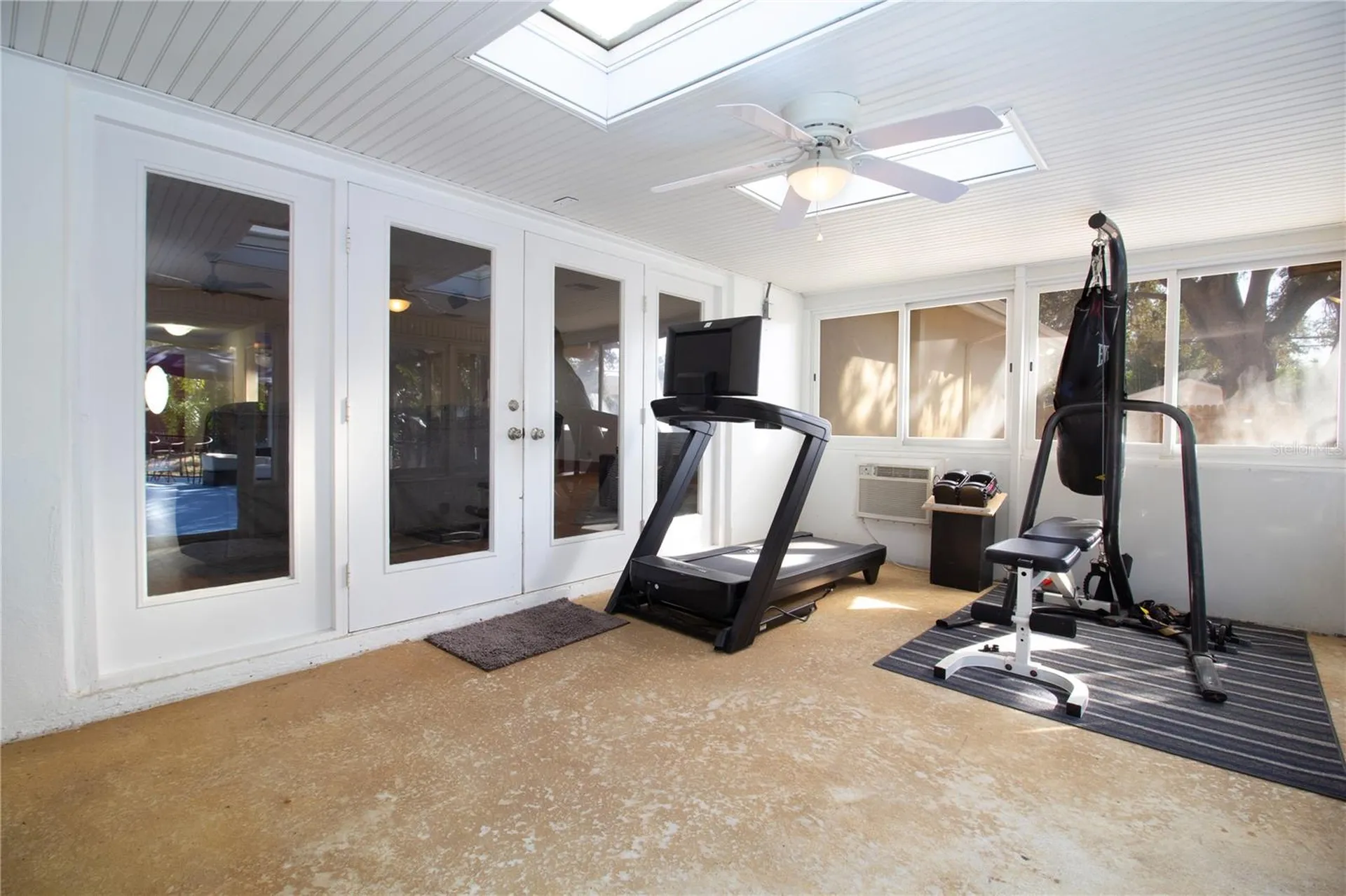 547 Oleander Way S St Petersburg FL 33707