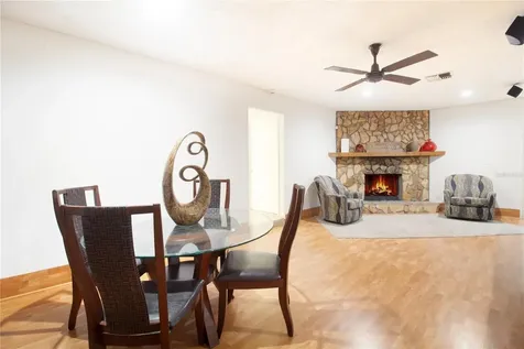 547 Oleander Way S St Petersburg FL 33707