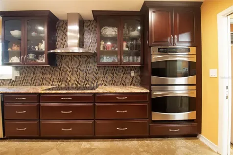 547 Oleander Way S St Petersburg FL 33707
