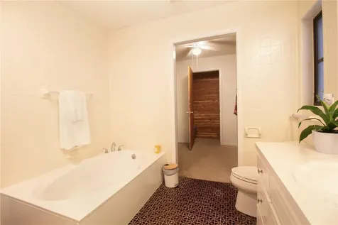 547 Oleander Way S St Petersburg FL 33707