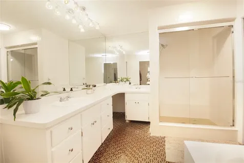 547 Oleander Way S St Petersburg FL 33707