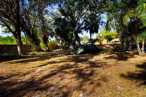 547 Oleander Way S St Petersburg FL 33707