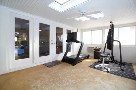 547 Oleander Way S St Petersburg FL 33707