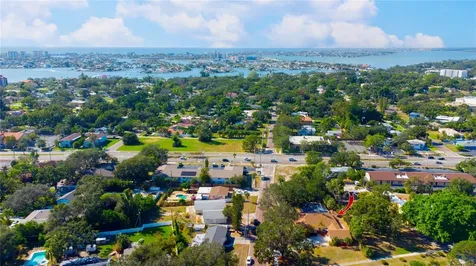 547 Oleander Way S St Petersburg FL 33707