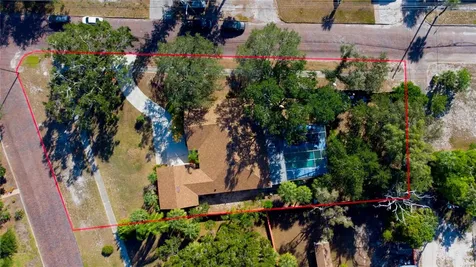 547 Oleander Way S St Petersburg FL 33707