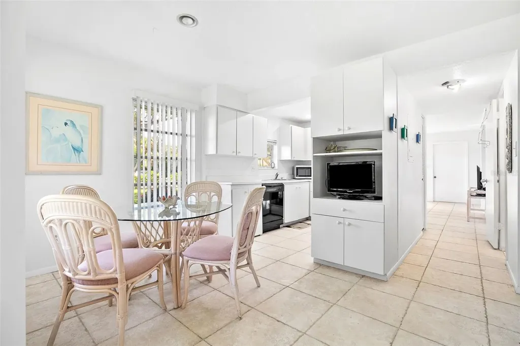 597 Sutton Place Longboat Key FL 34228