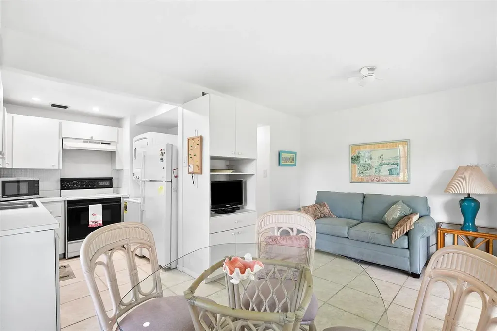 597 Sutton Place Longboat Key FL 34228