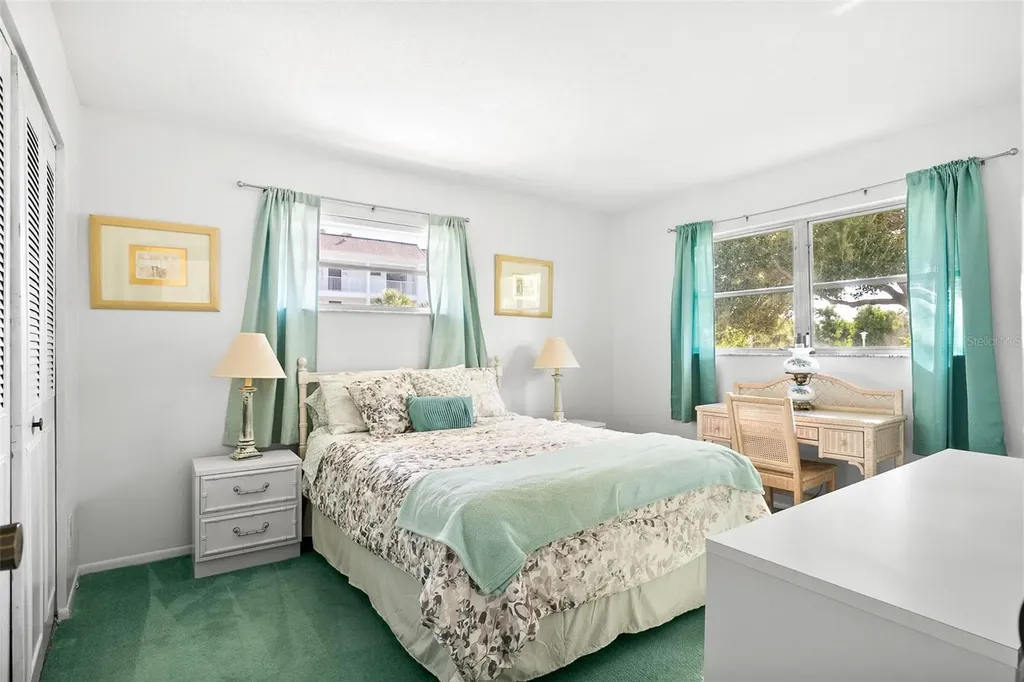 597 Sutton Place Longboat Key FL 34228
