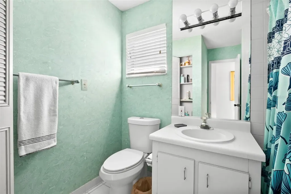 597 Sutton Place Longboat Key FL 34228
