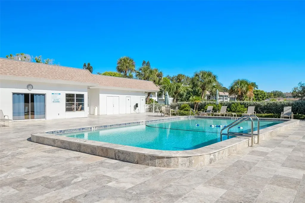 597 Sutton Place Longboat Key FL 34228