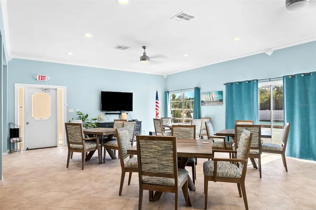 597 Sutton Place Longboat Key FL 34228