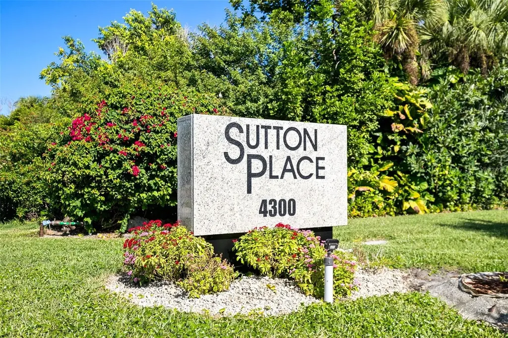 597 Sutton Place Longboat Key FL 34228